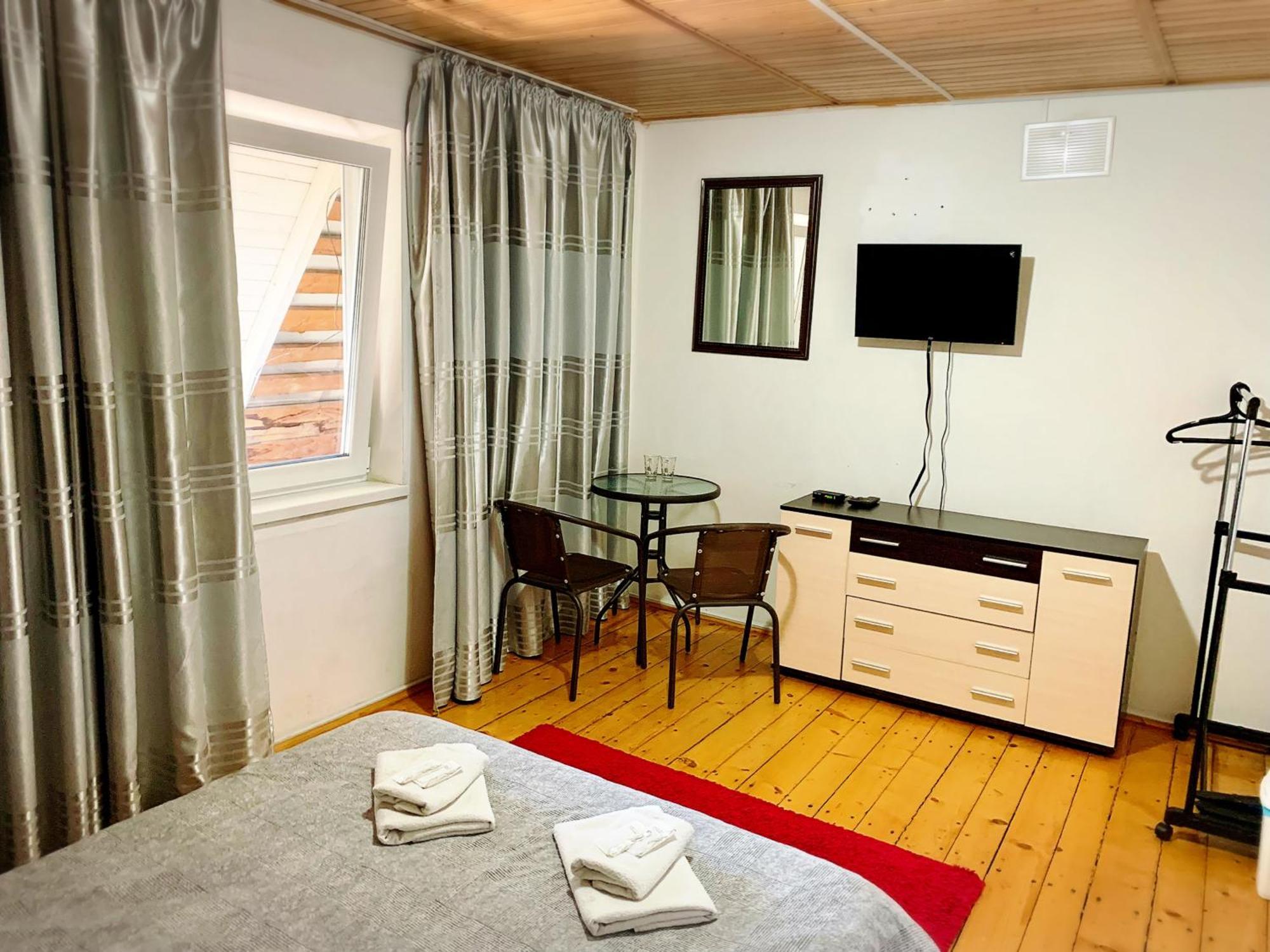 Mini-Hotel Sakvoyage Чернивци Екстериор снимка