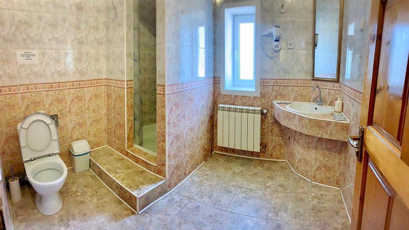 Mini-Hotel Sakvoyage Чернивци Екстериор снимка