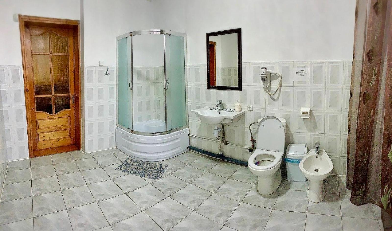 Mini-Hotel Sakvoyage Чернивци Екстериор снимка